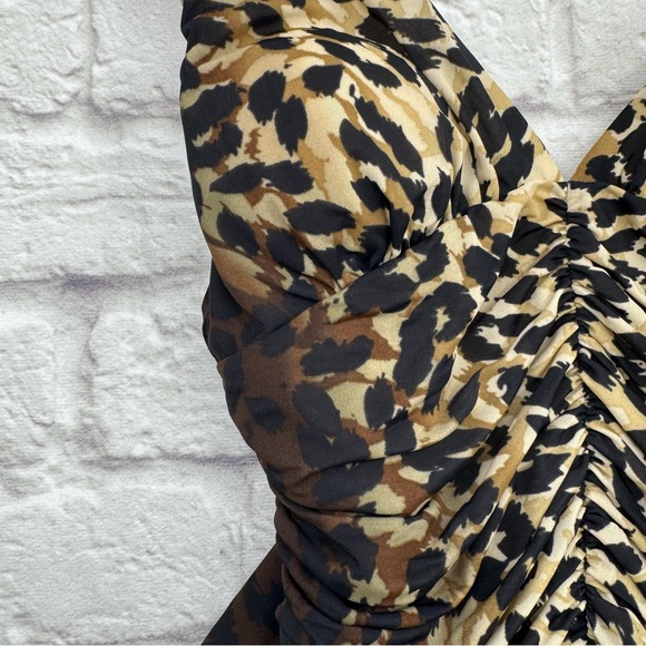 Miraclesuit Size 10 Skin City Sonatina Leopard Print Ruched One-Piece Swimsuit - Picture 4 of 13